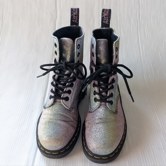 DOC MARTENS Women's Pascal Rainbow Glitter Lace-up Combat Boots size 6 - Picture 3 of 10